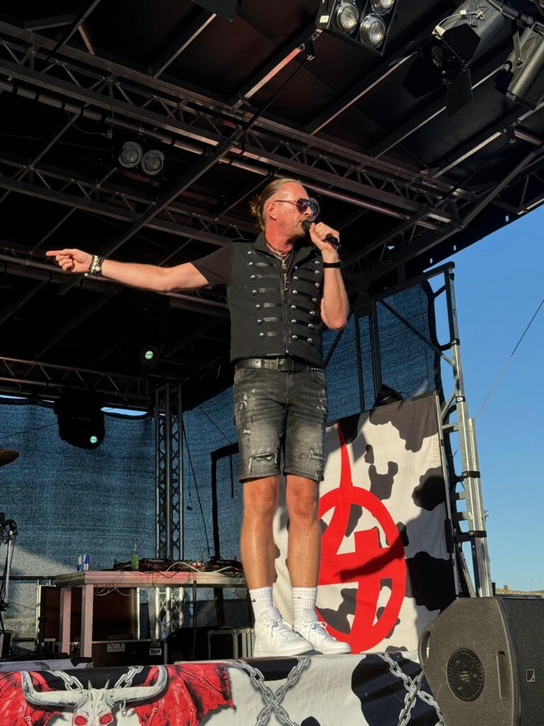 Ralf Burnett Live